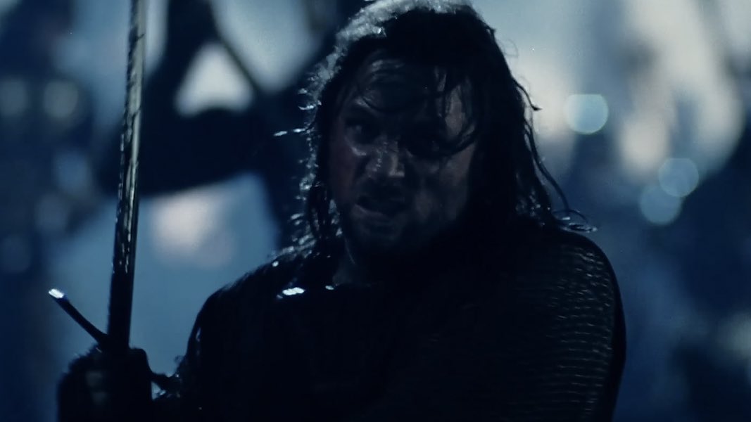 aragorn charging with the elves is a top tier scene