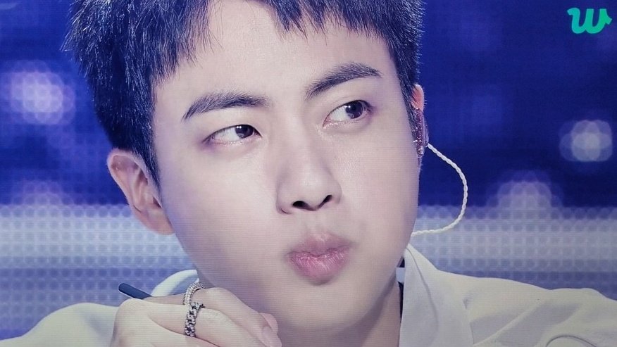 iyoonthv's tweet photo. Es taaaaan lindo, hermoso, precioso, bellísimo... SEOKJIN! 😭🩷 https://t.co/ENDRMH6HpC