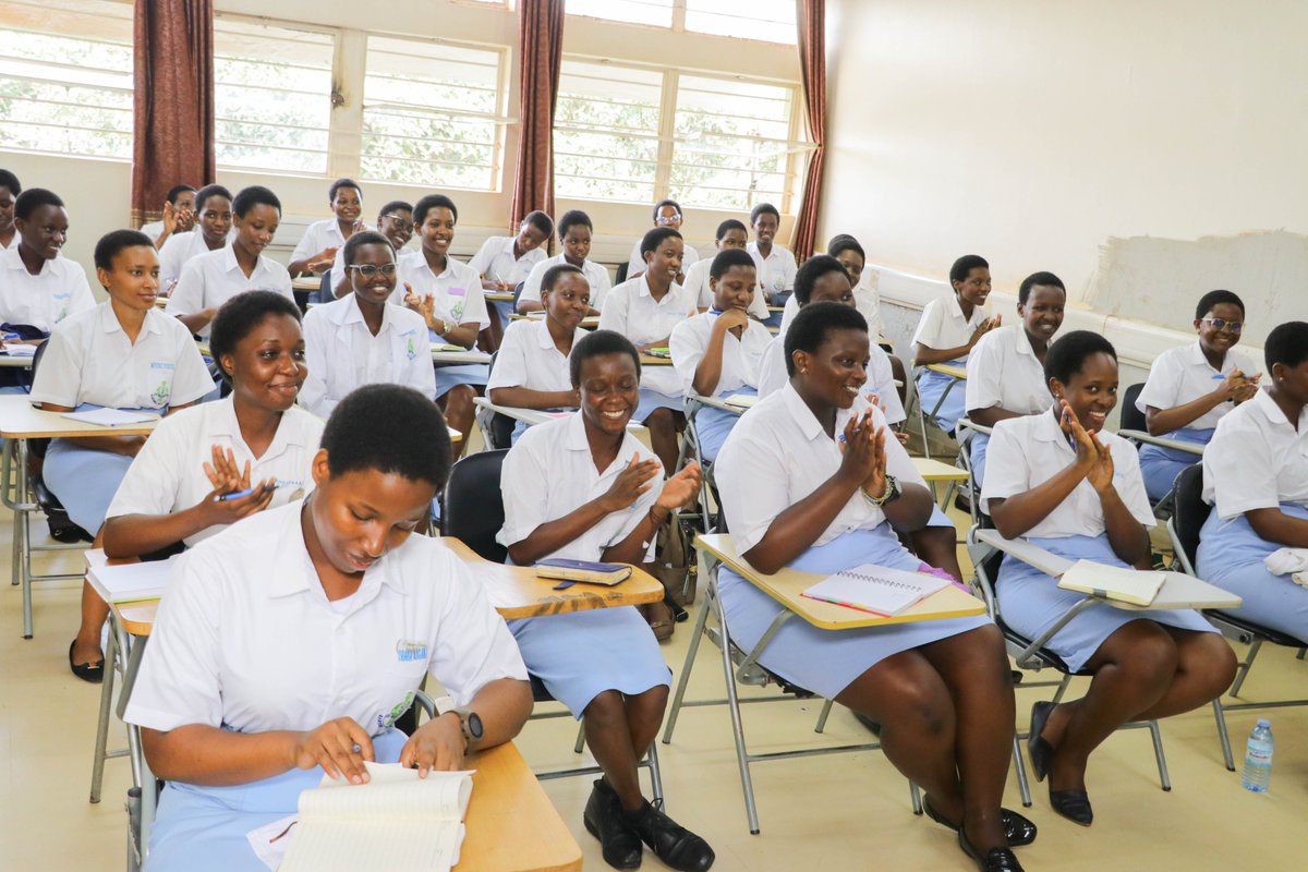 MakSPH's tweet photo. The students interacted with the Dean, @MakSPH, Professor @RhodaWanyenze who is also an Old Girl of the School. She emphasized to the students that success is about serving, impacting others, and improving lives, citing her own examples of impacting students, research & programs. https://t.co/uVUxM1RGp1