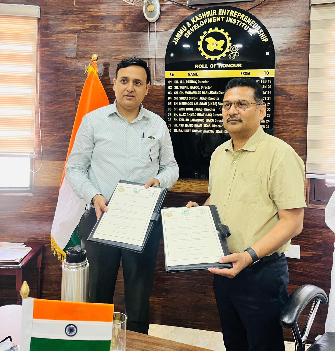 JKEDI4U's tweet photo. #JKEDI, Govt Polytechnic College Jammu &amp; CIIIT Jammu signed an MoU today for entrepreneurship development &amp; startup related services
@OfficeOfLGJandK @diprjk @DoIC_JK @Rajinder69JKAS @directorskilljk @DailyExcelsior1 @State_Times @GreaterKashmir @CollegeJammu https://t.co/RGTM6hzpaq