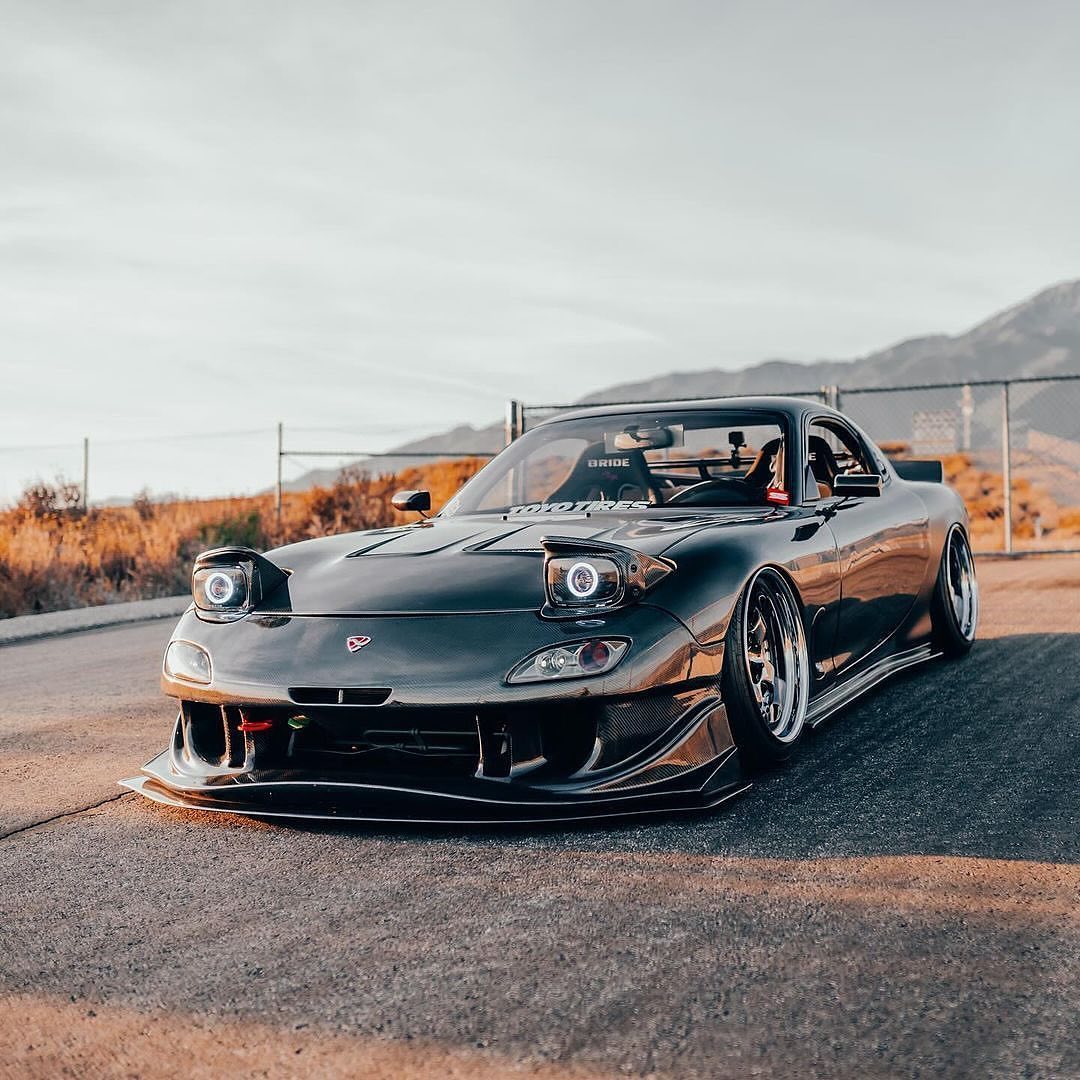 CarManToday's tweet image. Mazda RX7 Seibon bodykit @bulking_fd 📸
#Mazda #rx7 #seibon #seiboncarbon #bodykit #modifiedcars #tuning #TuningCar #tuningauto #tuningshow #jdm #japancars #jdmcars #jdmnation #carphotos #carphotoshoot #carshoot #blackcars
Mazda UK  |  Seibon Carbon