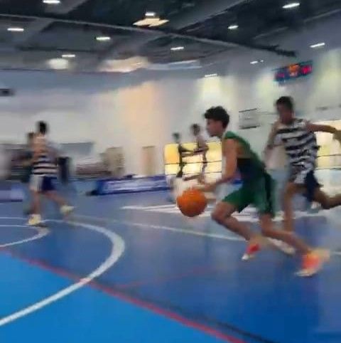 Victory for our U14 Boys Basketball team vs JESS with a score of 46:36! We led the game from the start and kept composure when the momentum shifted in the 3rd quarter. Onwards and upwards to the DASSA Div 1 final! 🏀 #PassionForSport #DIADubaiSport #Basketball #DASSAFinals