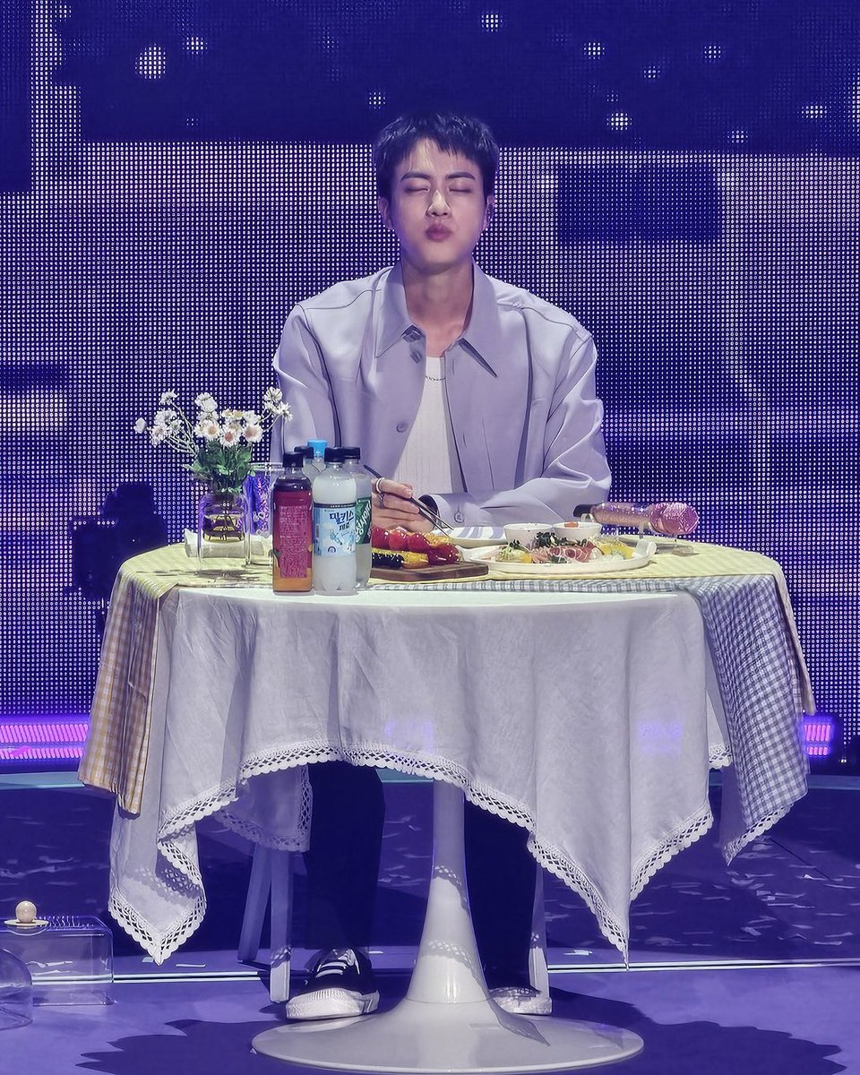 winnttaebear's tweet photo. so cute https://t.co/pSadkV3OrU