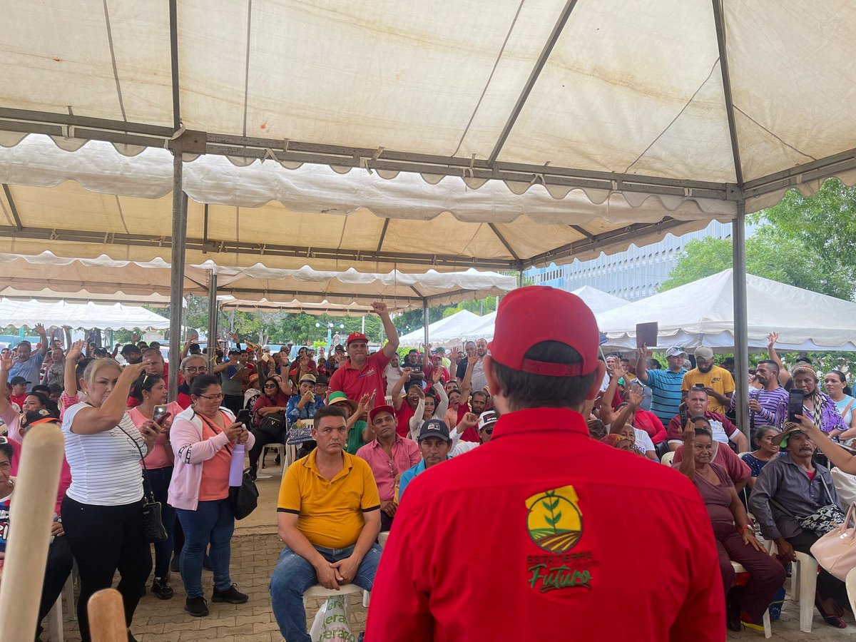 davidjhg's tweet photo. El Frente Unido de Campesinos, Pescadores y Agrourbanos se organiza en el estado Zulia para la victoria del Presidente Nicolás Maduro ✌🏾
¡La Esperanza está en la Calle! https://t.co/AYyqgX6sXv