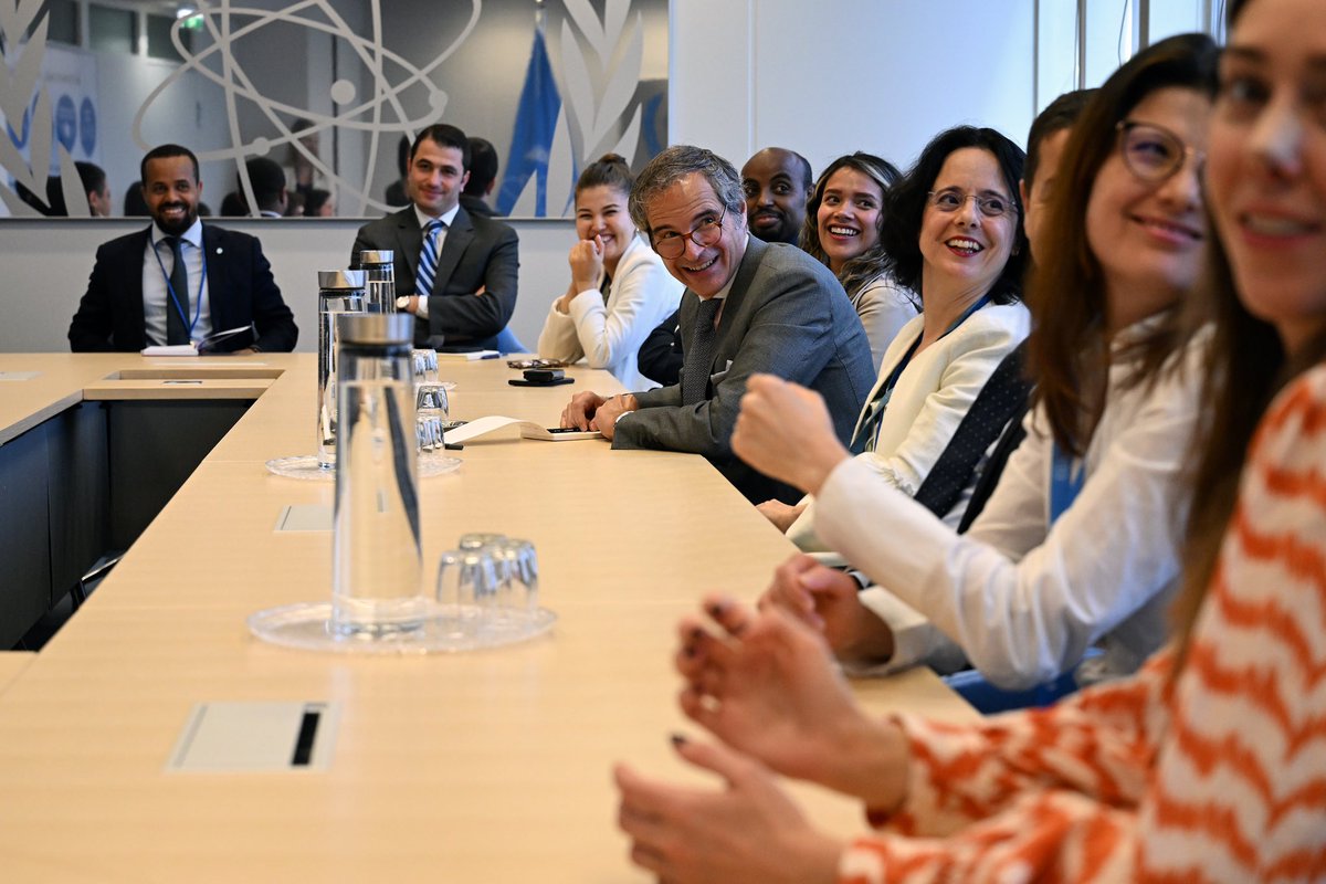 rafaelmgrossi's tweet photo. Pleased to welcome @UN_Disarmament fellows to @UN_Vienna and @IAEAorg. As a former UN fellow in 1986, it’s thrilling to see these future leaders ready to shape global disarmament and nonproliferation. Wishing them much success in their vital work for global peace! https://t.co/0uHnBz6B18