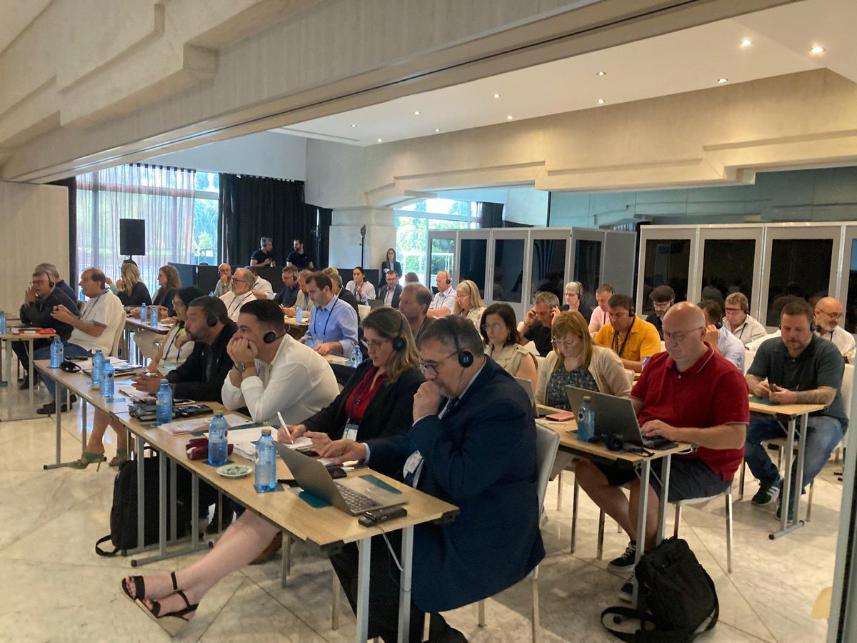 industriAll_EU's tweet photo. Full house in Seville for our workshop on Just Transition in extractive industries! 🌍🛠️ Rich exchanges & numerous examples of impactful social dialogue at the local level (🇪🇸🇧🇪 🇭🇺 🇵🇱 🇩🇪 🇫🇷 🇸🇪 ). Great to see such engagement from trade unions and employers organization shaping a fair and sustainable future for extractive industries through social dialogue! @euromines  #JustTransition #SocialDialogue #Goodindustrialjob #Sodisees

https://t.co/72OU9tSgvg