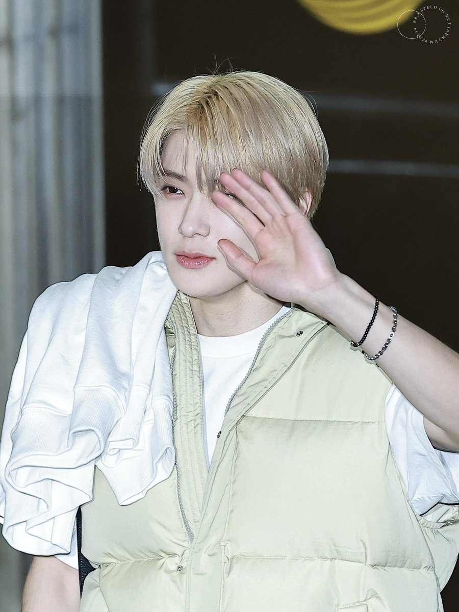 0_8speed's tweet photo. 230210 뮤직뱅크 재현 HD

금발재현의 축복..👑

#재현 #JAEHYUN #NCT재현
#PRADAxJAEHYUN https://t.co/es9TphUjSb