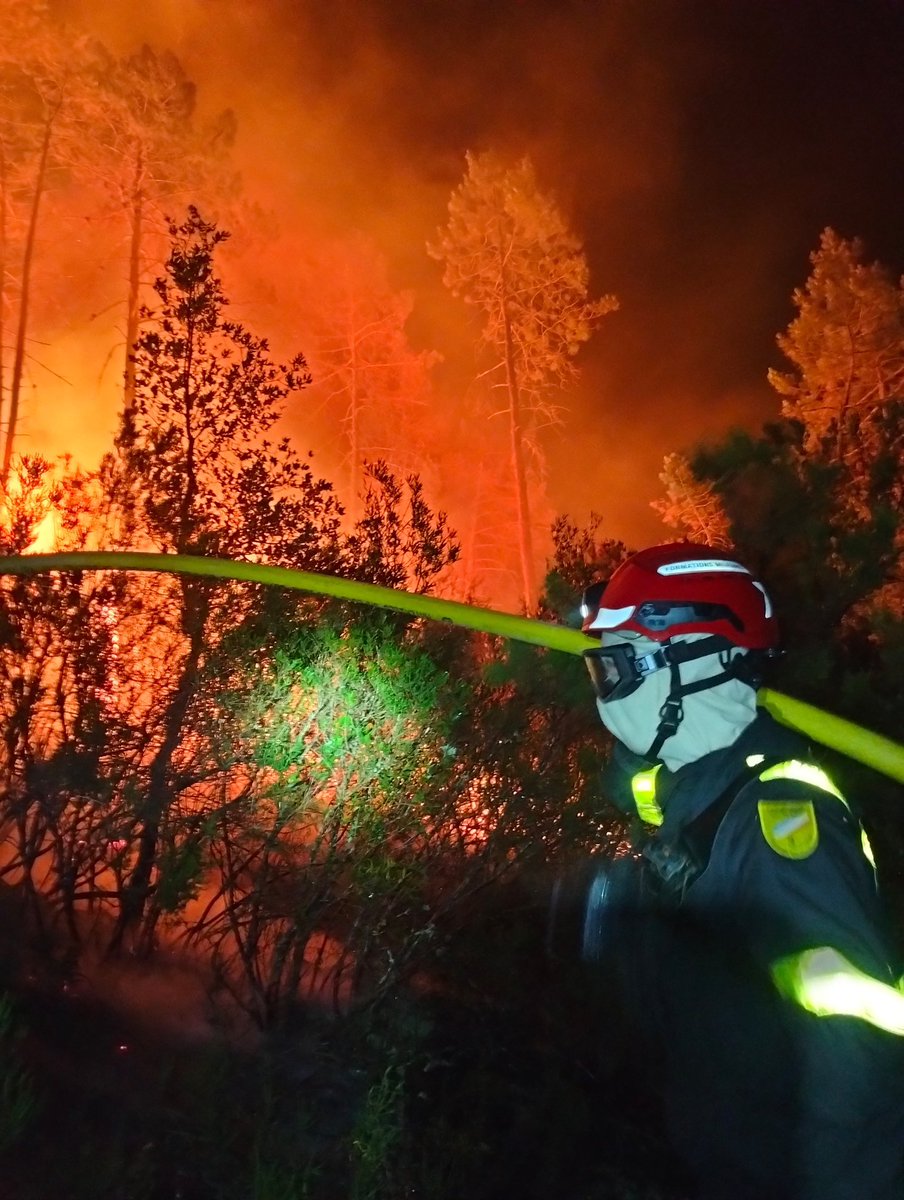 riisc_7's tweet image. [ #mission ] 🔥

Nos sapeurs-sauveteurs luttent contre le feu de #Vidauban depuis ce mardi 🚒 Jusqu’à ce jour, ils ont posé 3,7 km de retardant et réalisé 1,5 km d’établissement de grande longueur afin de traiter des lisières actives difficiles d’accès. 👩🏼‍🚒