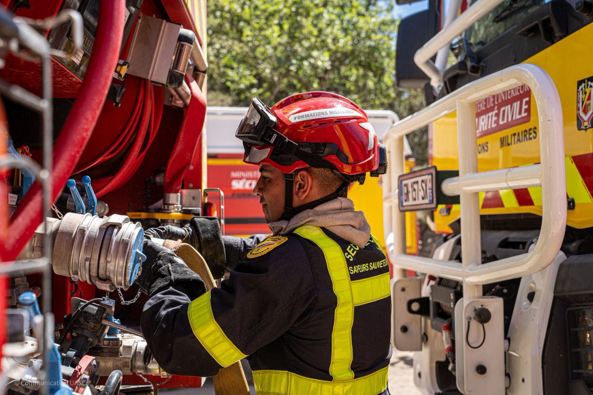 riisc_7's tweet image. [ #mission ] 🔥

Nos sapeurs-sauveteurs luttent contre le feu de #Vidauban depuis ce mardi 🚒 Jusqu’à ce jour, ils ont posé 3,7 km de retardant et réalisé 1,5 km d’établissement de grande longueur afin de traiter des lisières actives difficiles d’accès. 👩🏼‍🚒