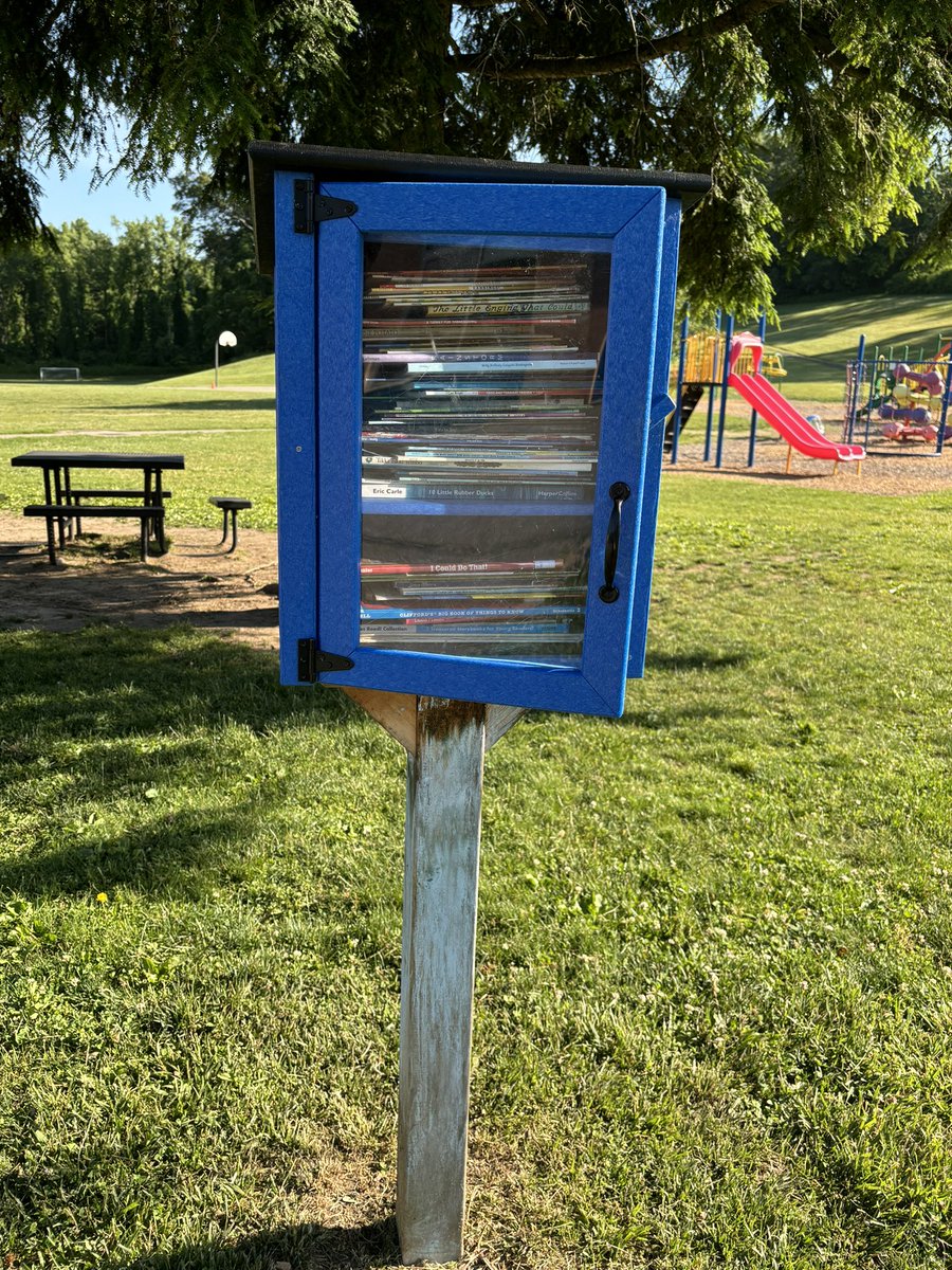 Who wants a book? 📕 📚 
Mrs. Calabrese filled the #HPSlittlelibrary !!!
Come grab one and add it to your pile of #HPSsummerreading #HPScares #HPSreads