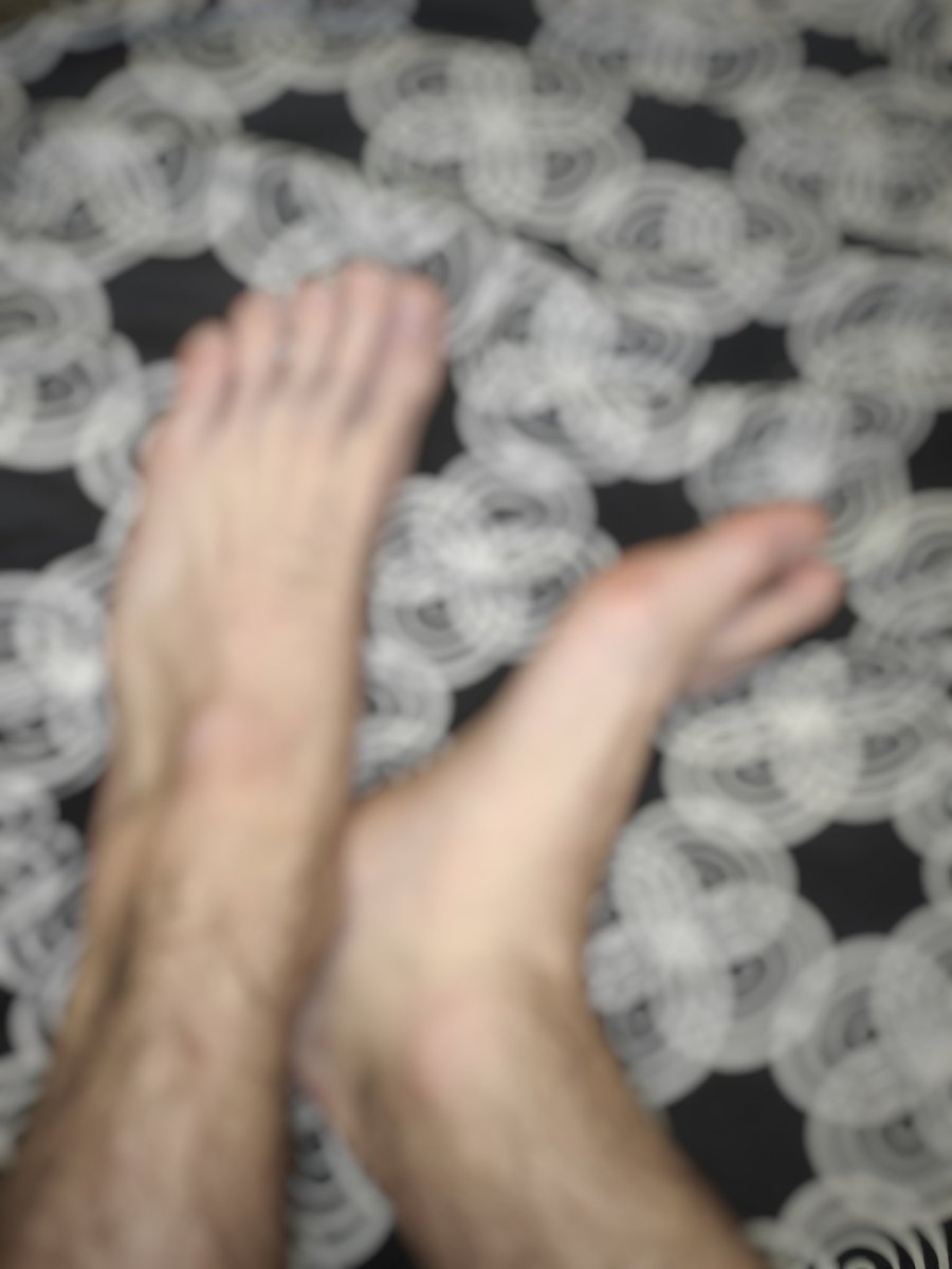 Another gorgeous snap for my dear people! 😍👣 DM me now to see an unblurred version of this and more! Can't wait to chat with you love! 🤩🥰😘🙈

#feet #feetsell #feetseller #seller #buyfeet #feetbuyer #feetpic #feetphoto #sexyfeet #beautiful #sexy #feetworship #hairy #hotfeet
