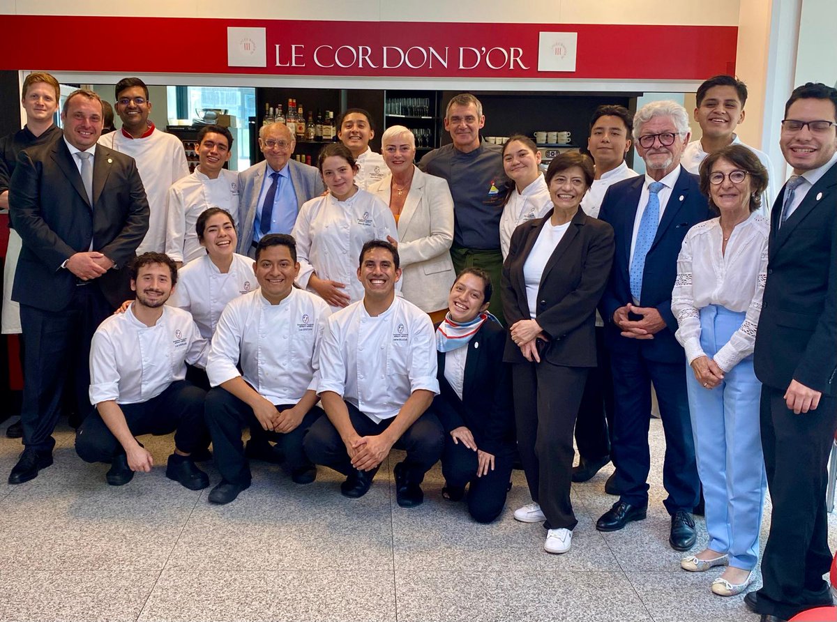 bjc_agua's tweet photo. Agradezco a Claude Boeri, Presidente de la @TurquoisMonaco, y a su Consejo de Administración por el delicioso y creativo almuerzo mexicano preparado y animado por los becarios de la 42ª generación de la Fundación, en el Liceo Rainier III de #Mónaco !Muchas felicidades!
Orgullo🇲🇽 https://t.co/GquleJsnJN