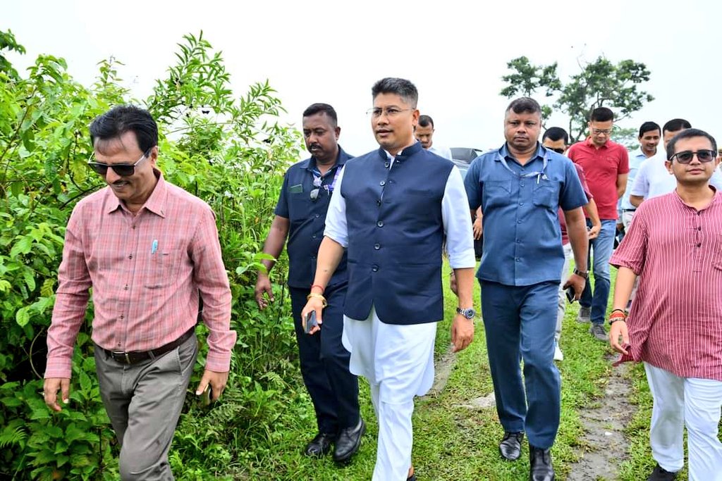 BituponPhuko's tweet photo. 📍ডিব্ৰুগড় জিলাৰ বিভিন্ন অঞ্চল………📍 
@Pijush_hazarika https://t.co/BTMvV7ohcn