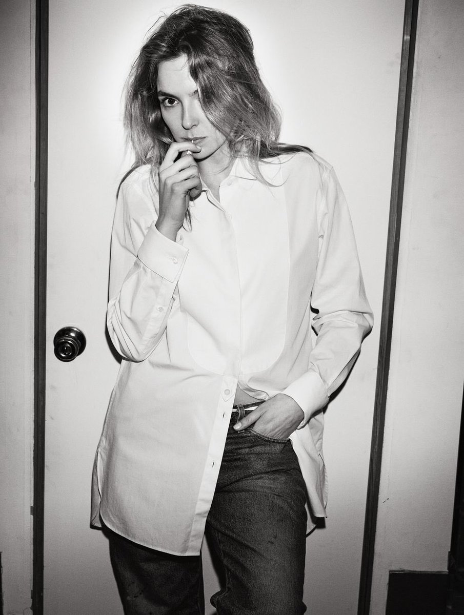 holding the toothpick like it's a vape is so real