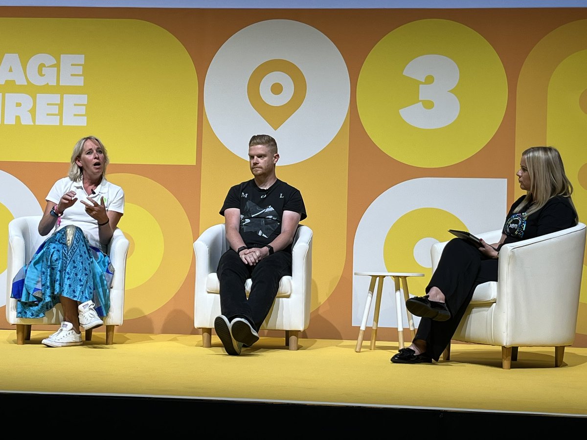 Emma Fox 🦊 tweet media