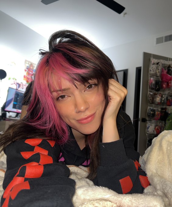 time to play league all night because I had too much caffeine ❤️&zwj;🔥 https://t.co/07eCvdE5Y9