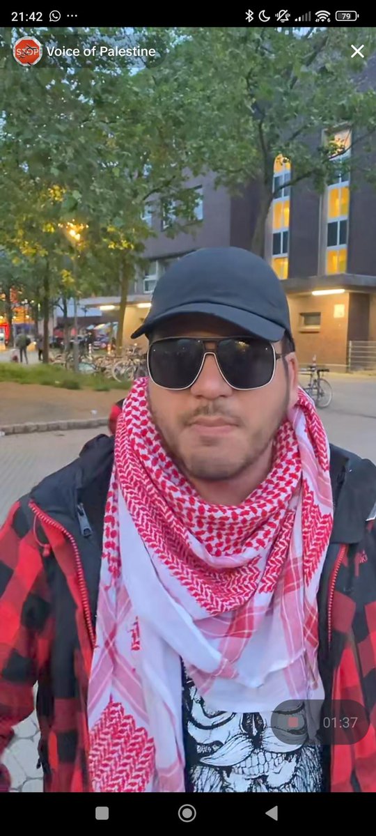 KoeAntifa161's tweet photo. @Tanja_161 @Polizei_NRW @polizei_nrw_d Es ist davon auszugehen das die #Hamas Unterstützer:Innen #Anja, #Janin, #Nassar & #Burak bei den judenfeindlichen Versammlungen aktiv werden.
Alle vier fallen immer wieder wegen unterschiedlichen #Straftaten auf.
Vor allem wg #Bedrohung, #Volksverhetzung & Unterstützung einer https://t.co/HG94EqFxCW