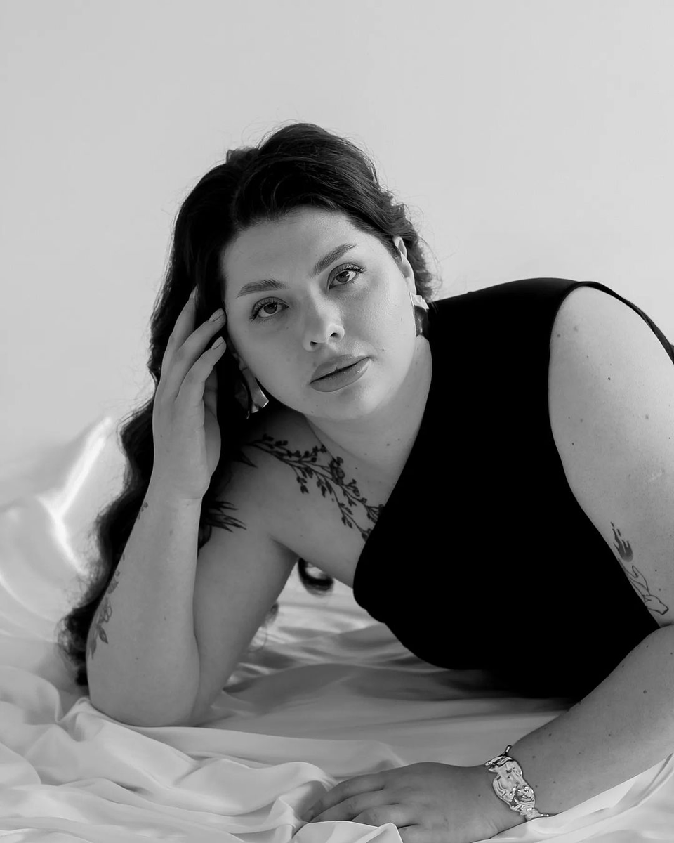 Faber_She_lly's tweet photo. Just had an amazing photoshoot with an incredible woman! 🌟📸 Her strength and beauty truly shine through every shot. #Photography #Inspiration #EmpoweredWomen https://t.co/wKFeGUz9P4