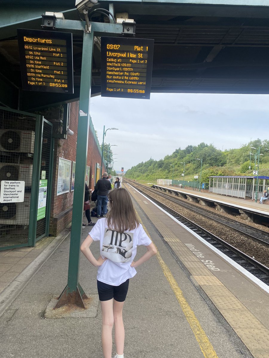 frankieb0803's tweet photo. Next stop LIVERPOOL 🙌🩷🩵#LiverpoolTStheErasTour @taylorswift13 @ErasTourLpool @taylornation13 https://t.co/ln91t08fPs