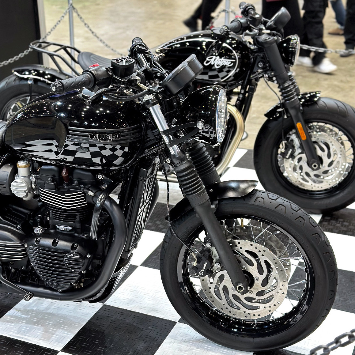 plot_touring's tweet image. Motone T120 &amp;amp; Bobber🏁
Motoneパーツをふんだんに装着し、T120のクラシックスタイルとBobberの力強いスタイルに磨きをかけました✨

#motone #モートーン #トライアンフ #ボンネビル