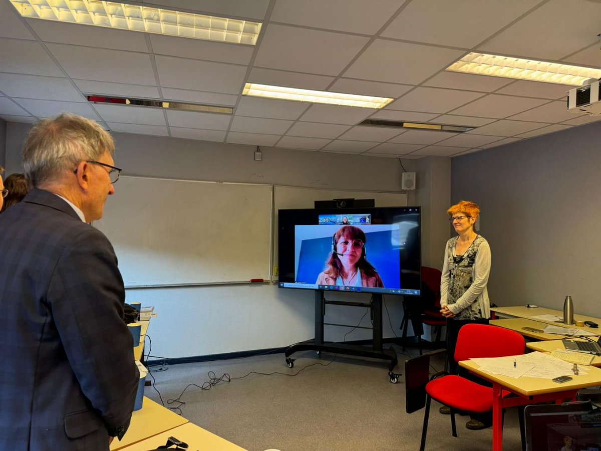 Nous adressons toutes nos félicitations à <a href="/MarieFVernier/">Marie-France Vernier</a> (<a href="/UCLy/">UCLy</a> <a href="/esdes_BS/">Esdes Business School</a>) pour l’obtention de son HDR !  

Elle a soutenu un mémoire inédit intitulé "Les voies de la transition écologique : nature, contributions et déterminants des innovations environnementales".

[1/2]