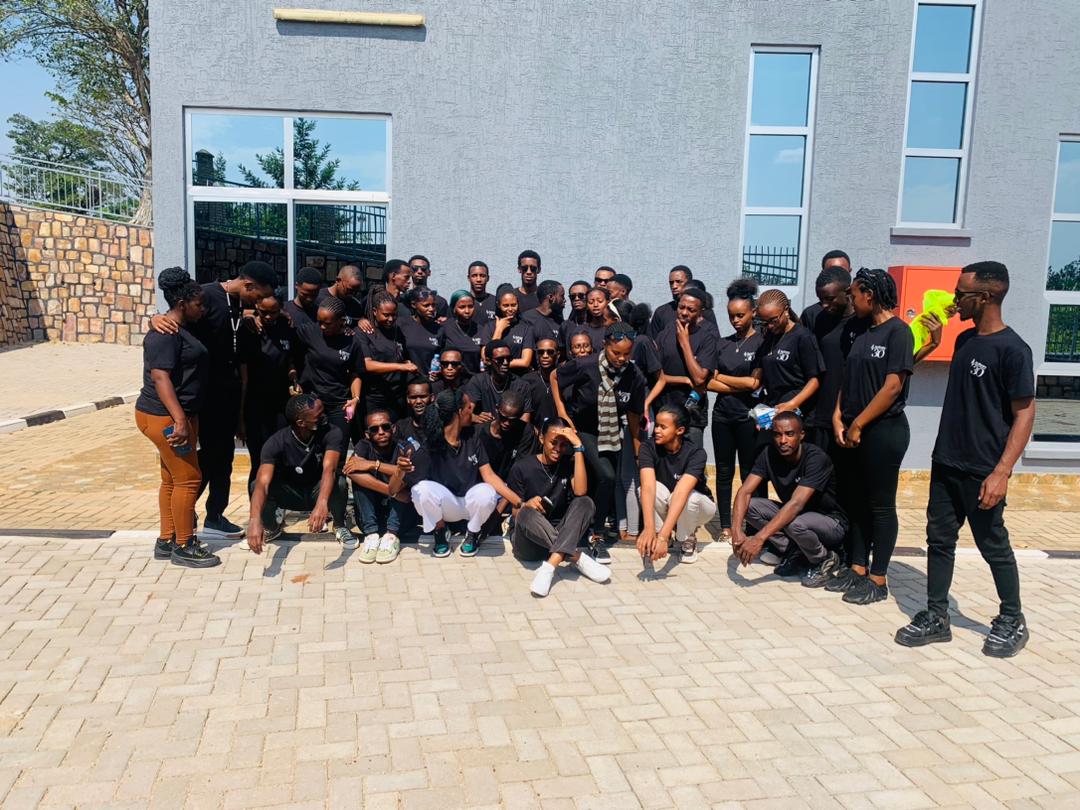 Aerg_ishami's tweet photo. Tariki 12/06/2024 @Aerg_ishami muri gahunda ya Rubyiruko menya amateka yawe, bifatanije n'ikigo @IPRCMusanze mugikorwa cyo kwibuka genocide yakorewe abatutsi 1994 kurwibutso rwa #Ntarama, ndetse no gusura ingoro y'amateka yo guhagarika Genocide. #Kwibuka30 https://t.co/kuGBBgVJos