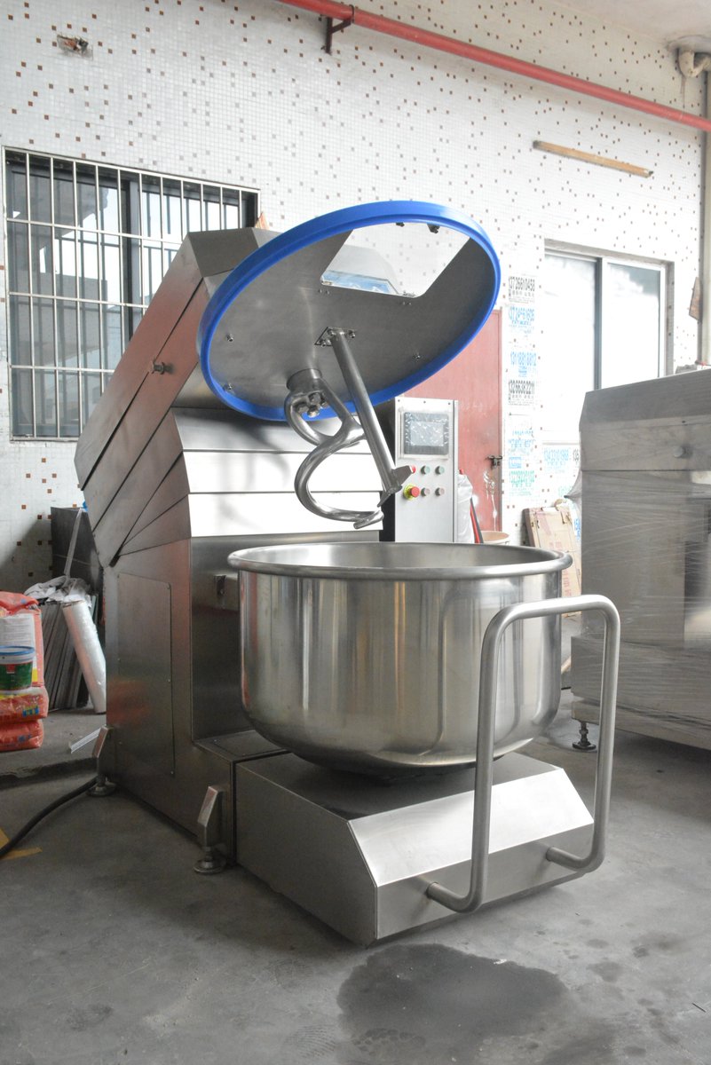 union_food89092's tweet image. Removable bowl spiral mixer! Easy dough turnover with 100kg, 125kg, or 150kg capacity. Efficient mixing with high water absorption and expansion, reducing production costs. Interested? Comment below!
#BakingEquipment #SpiralMixer #BakeryTools #EfficientMixing #DoughPreparation