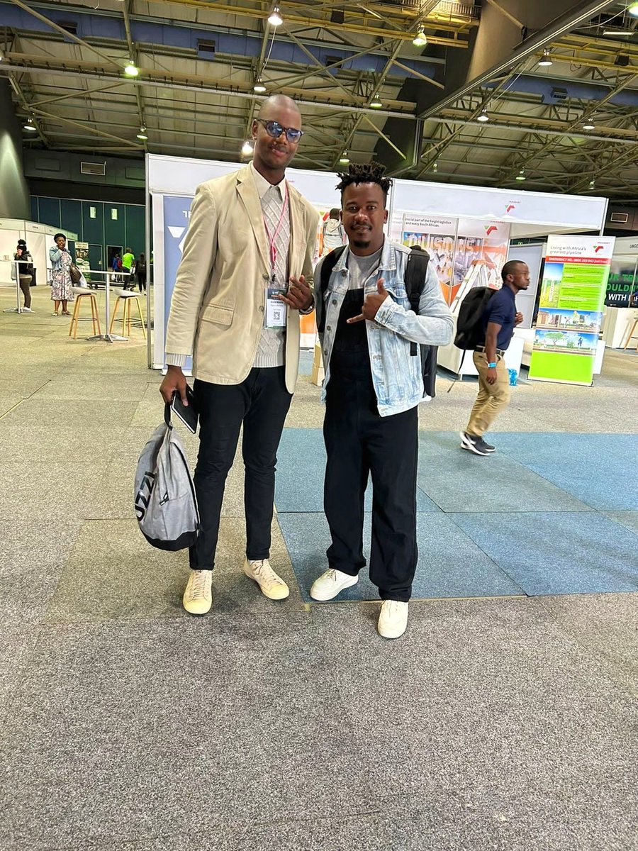 DeBrilloe's tweet photo. Innovation in renewable energy is the key to a sustainable future. Let’s unlock it together at #Green_Youth_Indaba #Bonkembashe #GreenEconomy #GYI2024 ♻️ #GYI9 #Hypreom” https://t.co/gercMzvNDf
