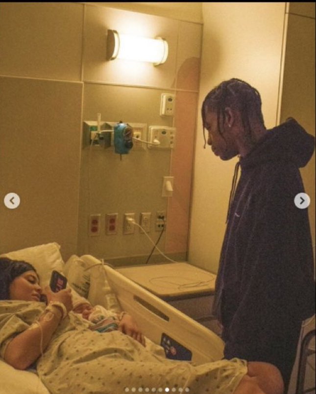 Khanstilldayy's tweet photo. Me staring at my girlfriend and my child for the last time before i run away. https://t.co/3afJSFt6IP