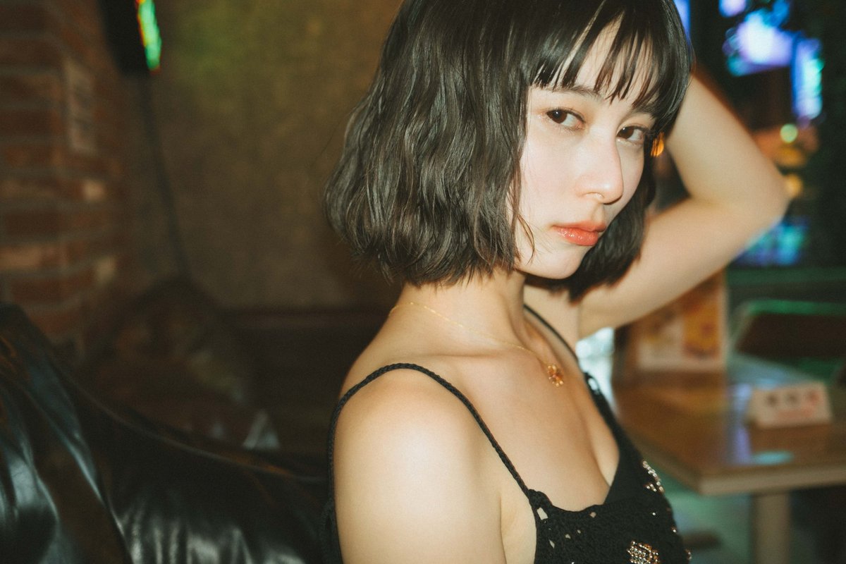sakurako_offi's tweet photo. お知らせ 📢´-

2024年7月20日（土）に
4冊目の写真集が発売が決定されました！

詳細はこちらから↓
https://t.co/qxuYvigPoU

 #大久保桜子 https://t.co/BUNGaLUzn4