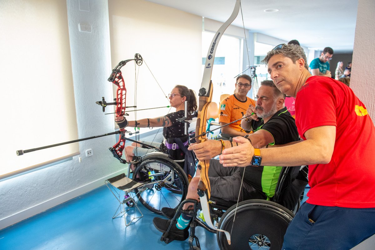 HNParaplejicos's tweet photo. Gran éxito de la Feria del #Deporte que celebramos ayer en el #HNParaplejicos para promocionar la práctica deportiva entre nuestros pacientes #deporteadaptado #50HNP @SanidadCLM @gobjccm 
Toda la info 👉 https://t.co/XRfXYfFC6d https://t.co/yXLELlYwfE