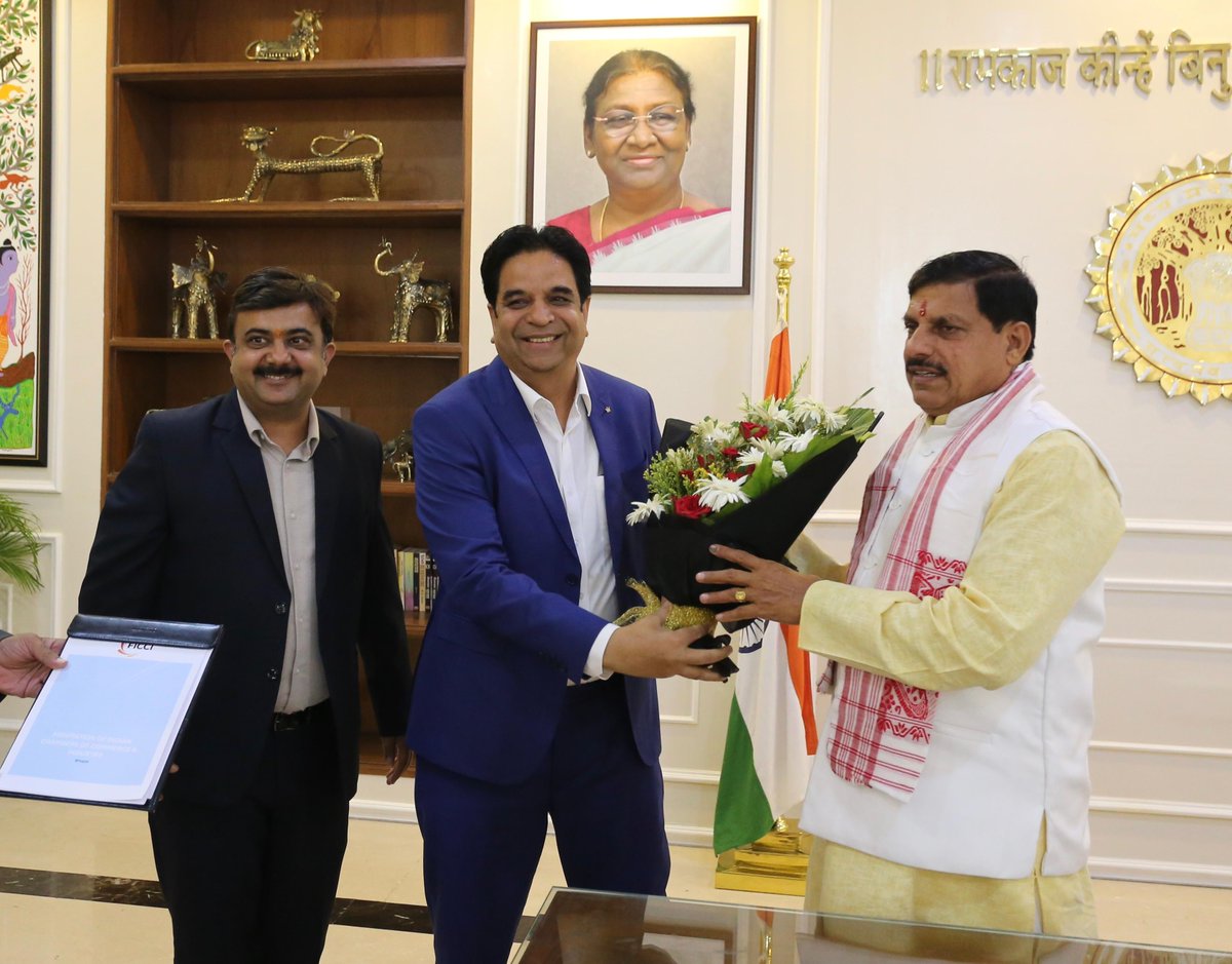 ficci_india's tweet image. FICCI MP State Council Chair Mr @shaktidinesh and Co-Convenor, FICCI MP Startup &amp;amp; Innovation Panel Mr @mishra_saurabh met with Dr Mohan Yadav, Hon&apos;ble Chief Minister of Madhya Pradesh. Key discussions on driving investments, developing industrial infrastructure, and promoting…