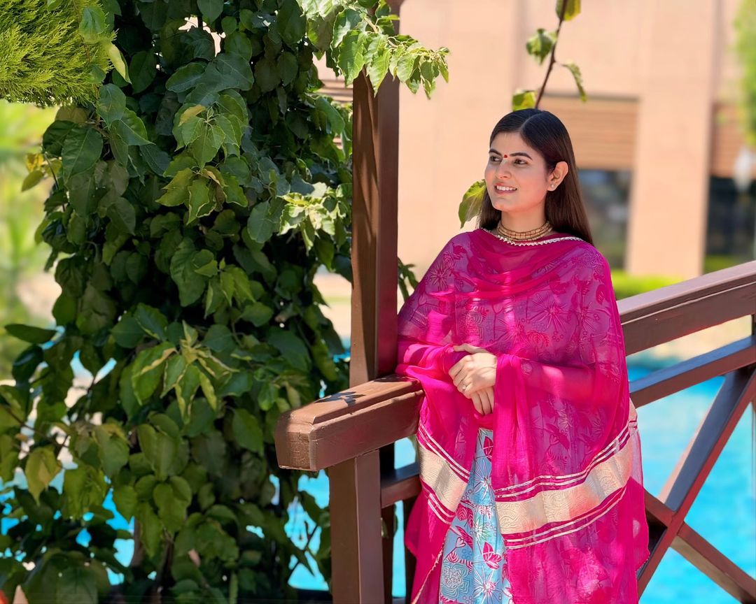 अच्छे कर्म करने से आंतरिक सुख और संतोष प्राप्त होता है और अच्छे व्यवहार से मानसिक स्वास्थ्य और भावनात्मक कल्याण बढ़ता है, फिर चाहे इससे सांसारिक लाभ मिले या न मिले!🕊️

राधे राधे ...🙏

#devichitralekhaji #motivation