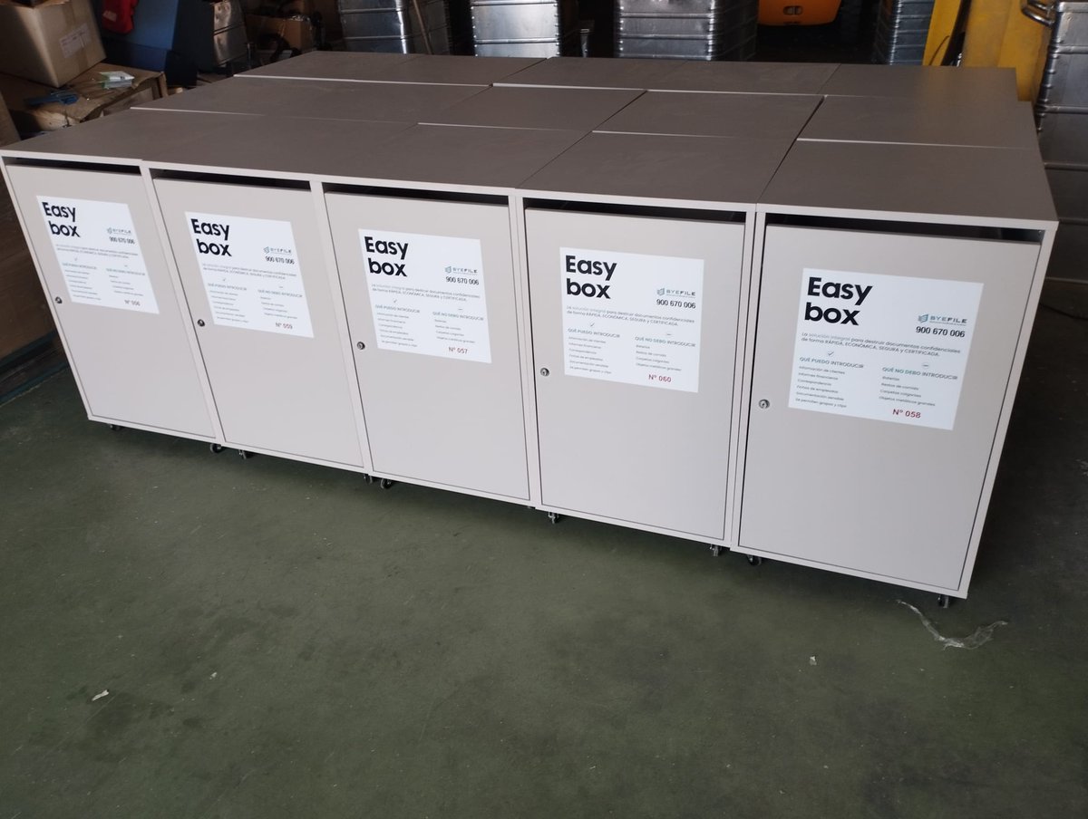 Byefile's tweet photo. 🎓Estas son las #EasyBox que hemos entregado a @InfoUMA para ayudarles a realizar una #DestrucciónDocumentos rápida y segura.
Si tu institución pertenece al ámbito educativo, contacta con nosotros para una #DestrucciónCertificada con garantías➡️ https://t.co/JN7HGVgSxu https://t.co/gXbu8l3pxD