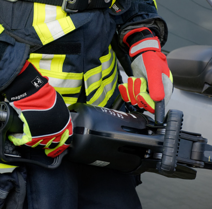 Firepak_de's tweet image. #Seiz hat für die ‘Helden der Hitze’ einen besonderen #Schutzhandschuh entwickelt. 👨🏼‍🚒

Hergestellt aus strapazierfähigem Material bietet er optimalen #Schutz &amp;amp; Komfort. Mit der rutschfesten Beschichtung sorgt er für einen sicheren Griff in verschiedenen #Arbeitsumgebungen.