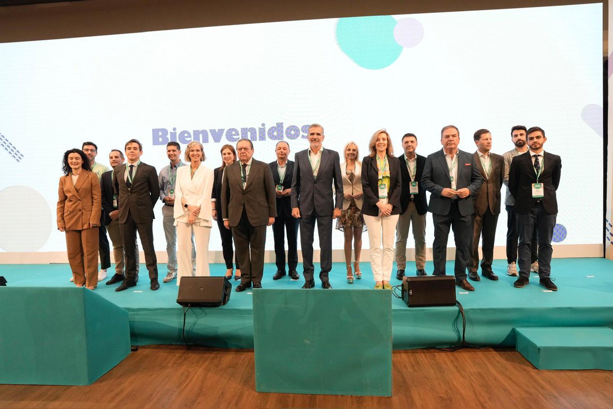 Un año más, y van 11, en la Jornada de Turismo de Benidorm! Grandes compañeros de viaje y magníficos ponentes! #eresturismo #somosdeacción