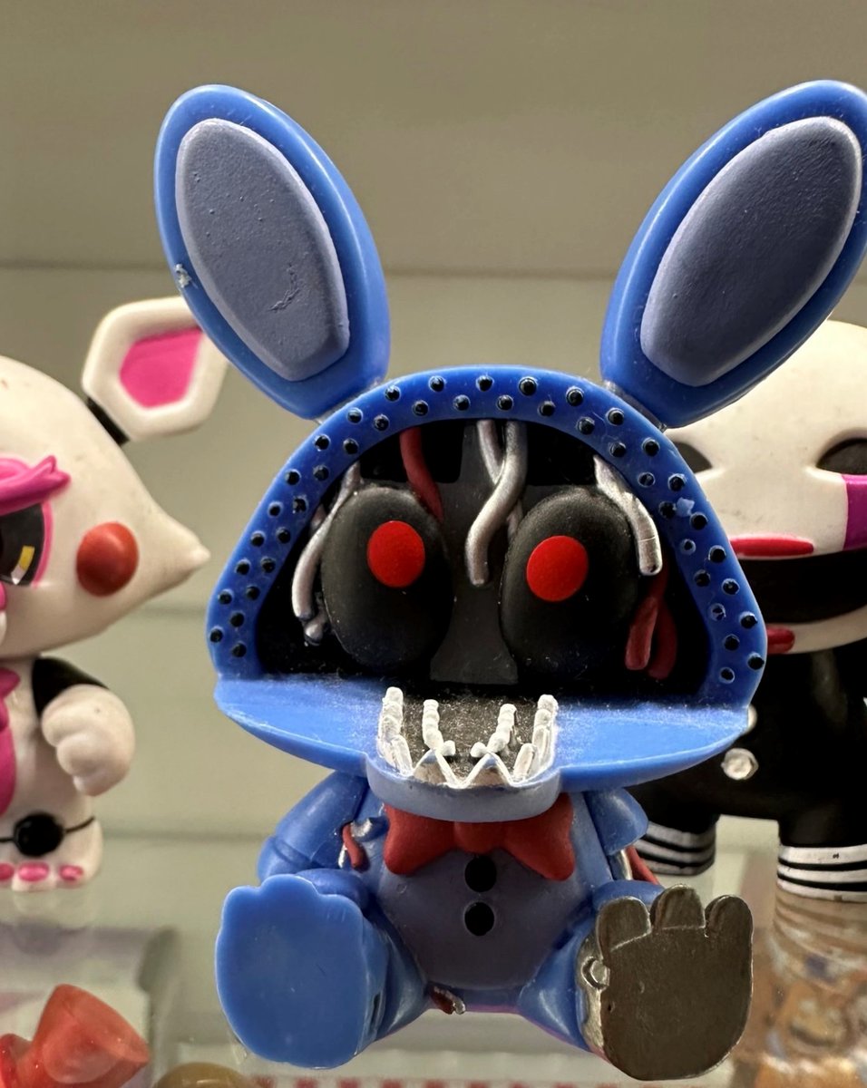 FNAF2に登場した顔面の着ぐるみが剥がれている『ウィザードボニー