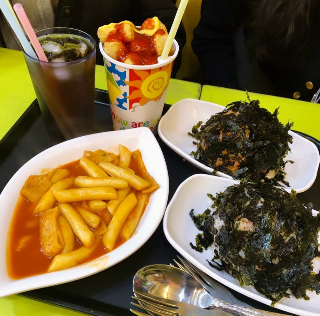 aehambob's tweet photo. 여고생 할거야
떡볶이 주먹밥 콜팝 https://t.co/7JGrvKKZ4i