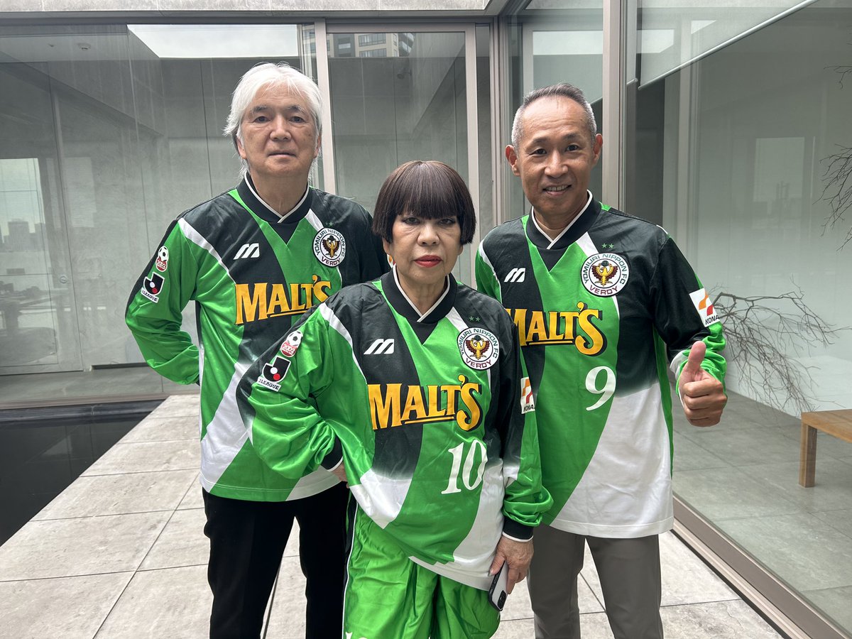世界的なファッションデザイナーのコシノジュンコさんがデザインした
