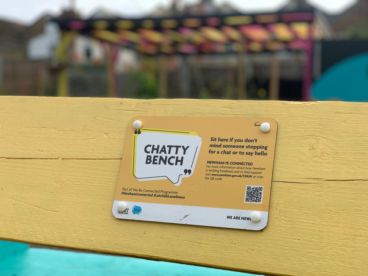 TheUPGarden's tweet image. As it&apos;s #LonelinessAwarenessWeek, here&apos;s a reminder of our #ChattyBench. Sit on it to signify you&apos;re up for a chat!

We also run a casual social every Wednesday: drop-in, free, gardening is optional, bring a cuppa!

#BeConnected #NewhamConnected