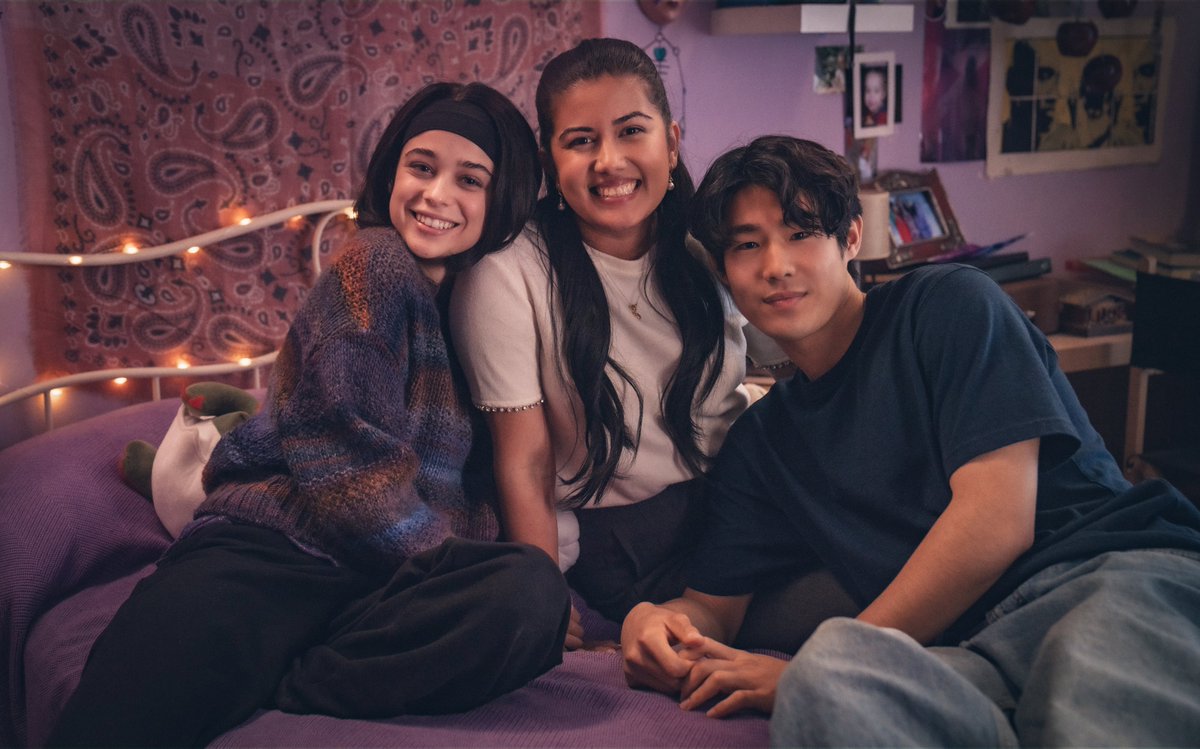 zetastudiosprod's tweet photo. El rodaje de #SigueMiVoz ya está en marcha y  @Arix05 no ha perdido la oportunidad para asistir y conocer a Berta Castañé (Klara), Jae Woo Yang (Kang) y al resto del equipo. 💜 https://t.co/dB64mPXk9U