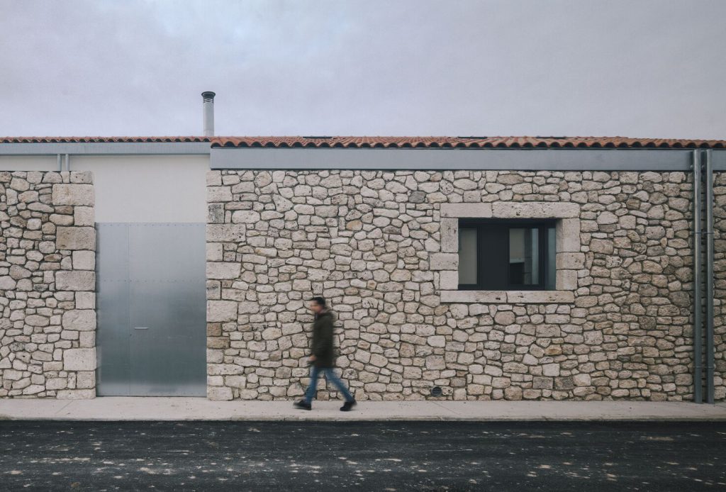 Maderayconstruc's tweet photo. CASA FRU 👉 https://t.co/rYoBs5jQ7s

#Arquitectura Roberto Lebrero + Borja Gómez 📸 Imagen Subliminal
#Arquitecturademadera #MaderayConstrucción https://t.co/uTM0LY8skU