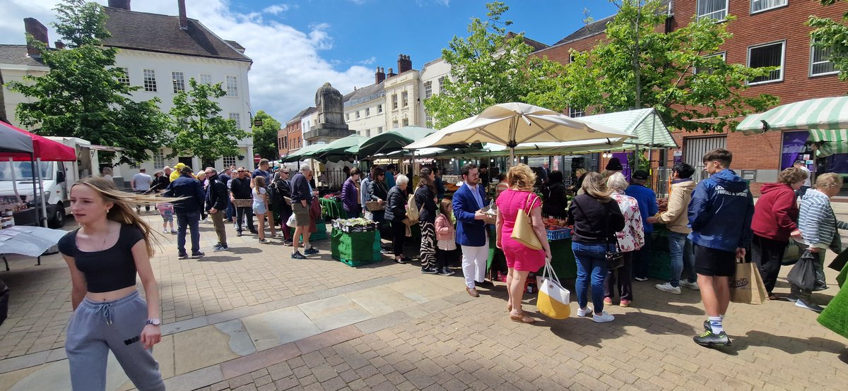 LichfieldMarket's tweet photo. Another week nearly gone meaning Lichfield Friday and Saturday General Markets are upon us again so come on down to the Historic Marketplace where our Lichfield Market Traders will be waiting to serve you with 17 traders on Fri and 18 traders on Sat with a variety of products https://t.co/buj9nm7qwO