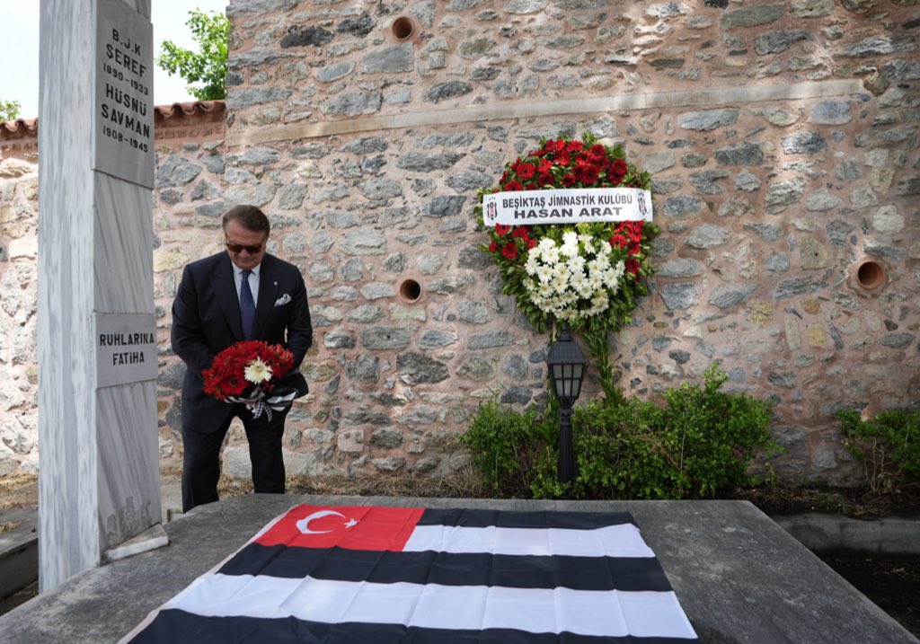 Futbol şubemizin kurucusu, futbol takımımızın ilk kaptanlığını ve aynı zamanda teknik direktörlüğünü yapan “Beşiktaşımızın ŞEREF’i” Ahmet Şerafettin Bey’i, vefatının 91. yıl dönümünde saygıyla ve rahmetle anıyorum.