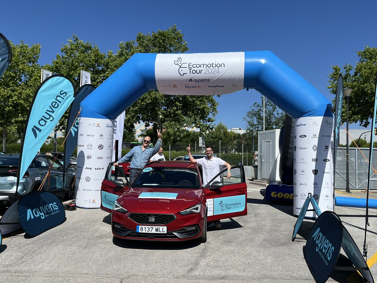 <a href="/CitroenEspana/">Citroën España</a> <a href="/SamuelSaco/">Samuel Saco</a> <a href="/skoda_es/">Škoda España News</a> <a href="/AlfaRomeo_es/">Alfa Romeo España</a> <a href="/FordSpain/">Ford España</a> Álvaro Barrera y Juan Roig (<a href="/JRValor/">Juan Roig Valor</a>) serán los encargados de llevar el <a href="/tuSEAT/">SEAT España</a> León SP.

¡Mucha suerte!

#AyvensEcomotion