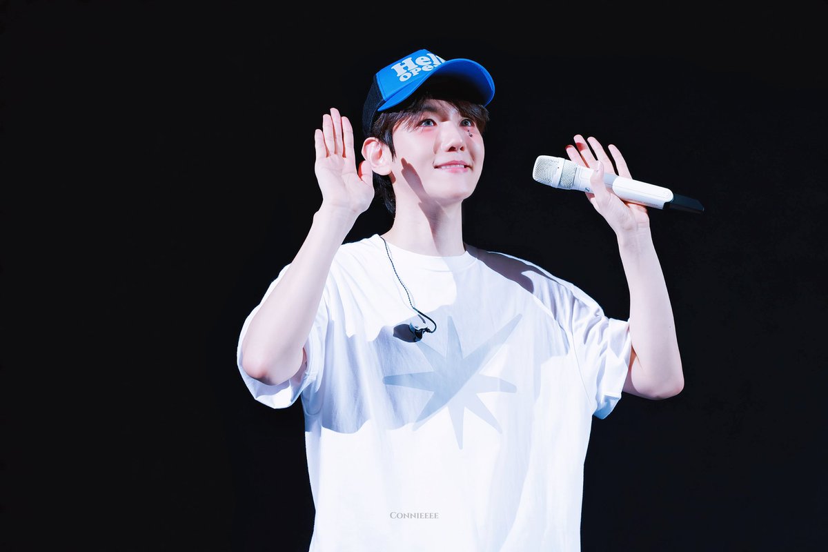 connieeee777's tweet photo. Lonsdaleite in Kobe

Love in your eyes💙

@B_hundred_Hyun 

#백현 
#BAEKHYUN 
#Lonsdaleite 
#ベッキョン https://t.co/A099xBEpUB