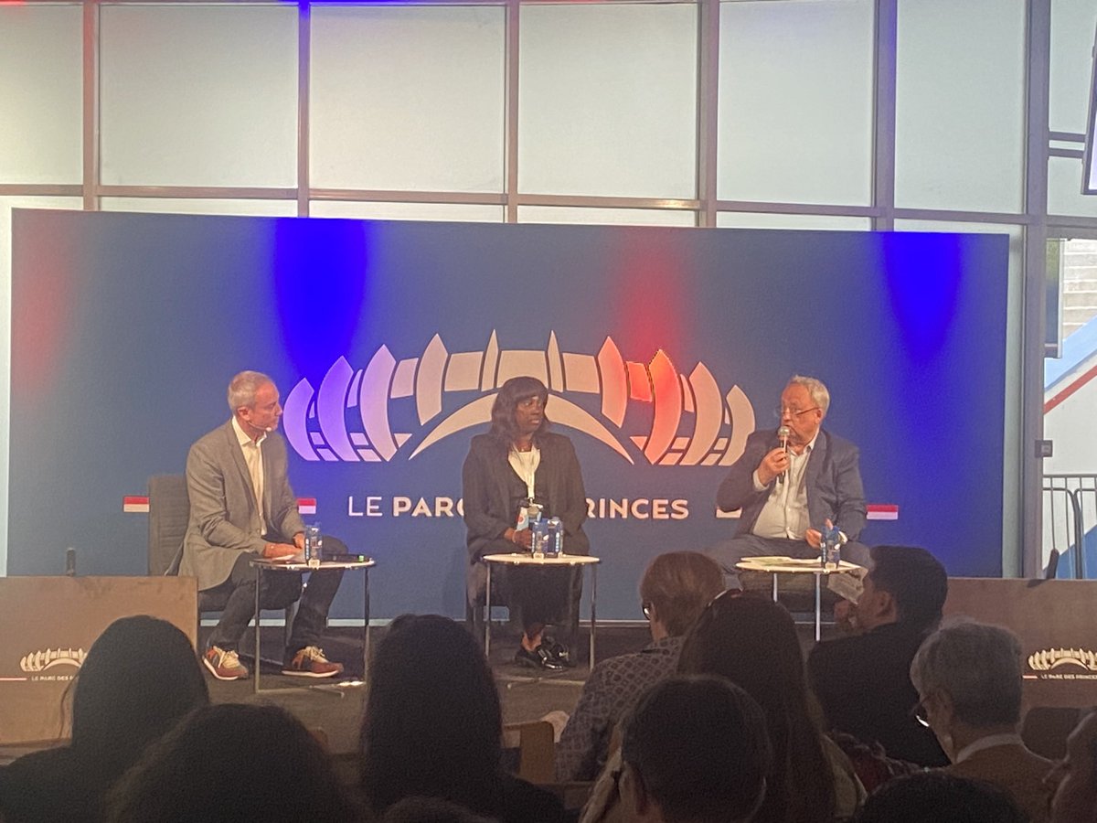 JeandeRB's tweet image. Au Congrès de la @fedesapcom, au Parc des Princes, avec un très intéressant atelier sur le crédit d’impôt #Famille (#CIFAM), qui permet aux employeurs d’#accompagner leurs salariés dans la vie quotidienne : naissance, aide aux #aidants - #Congrès #ParcdesPrinces #Fédésap