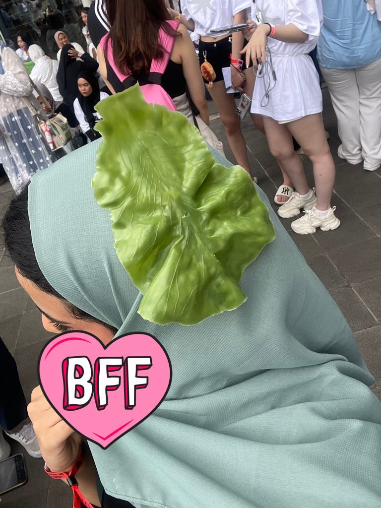 Hunini614's tweet image. Best day ever in my life 🌹
#LONSDALEITEINJAKARTA
2June2024