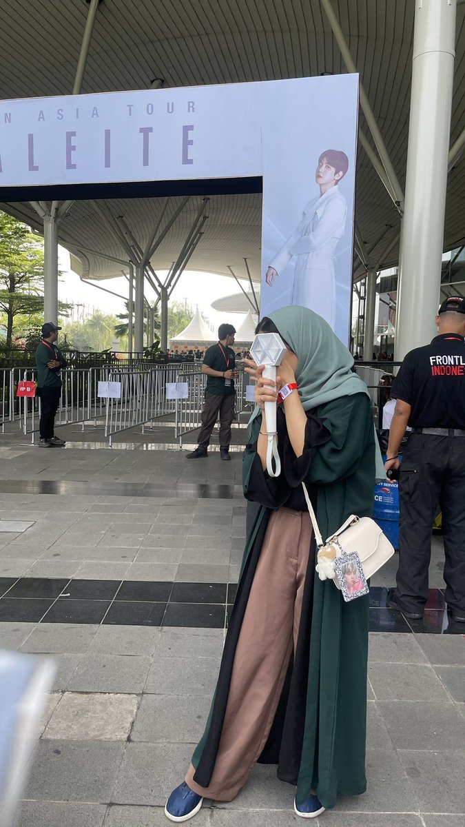 Hunini614's tweet image. Best day ever in my life 🌹
#LONSDALEITEINJAKARTA
2June2024