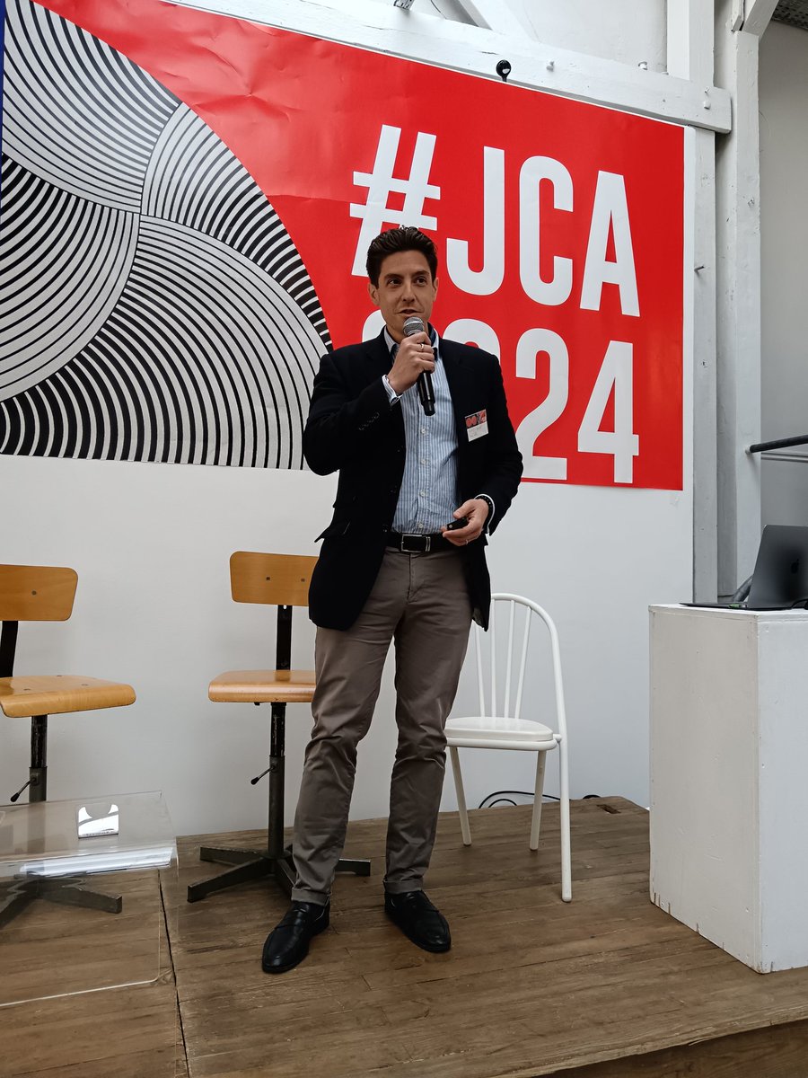 Mélanie Lacombe (@lacombemelanie2) on Twitter photo #jca2024 avec le <a href="/SYRPAcom/">SYRPA</a> sur la communication de crise avec des regards d'experts comme Philippe Collin, <a href="/plumedeschamps/">Eric de LA CHESNAIS</a>, @myriamdecoeur et <a href="/JeromeRegneault/">Jerôme Regneault</a> et introduction avec <a href="/OpinionValley/">Opinion Valley</a>, animé par Sophie Dias 🎙️
Une journée en perspective pour décrypter cette crise. #jca2024 avec le <a href="/SYRPAcom/">SYRPA</a> sur la communication de crise avec des regards d'experts comme Philippe Collin, <a href="/plumedeschamps/">Eric de LA CHESNAIS</a>, @myriamdecoeur et <a href="/JeromeRegneault/">Jerôme Regneault</a> et introduction avec <a href="/OpinionValley/">Opinion Valley</a>, animé par Sophie Dias 🎙️
Une journée en perspective pour décrypter cette crise.